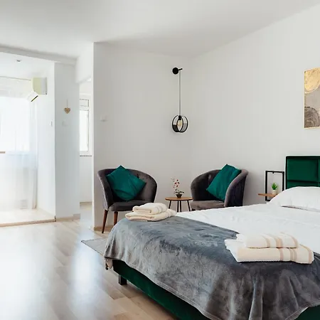 Premium Next To National Arena & Park Апартаменты